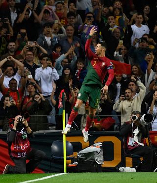 Cristiano Ronaldo az egekben – a világsztár kilenc gólt szerzett eddig, Portugália százszázalékos a J-csoportban (Fotó: AFP)
