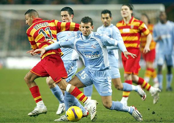 Szélesi Zoltán (kék mezben) kapós labdarúgónak számít, a határokon kívül is érdeklődnek iránta