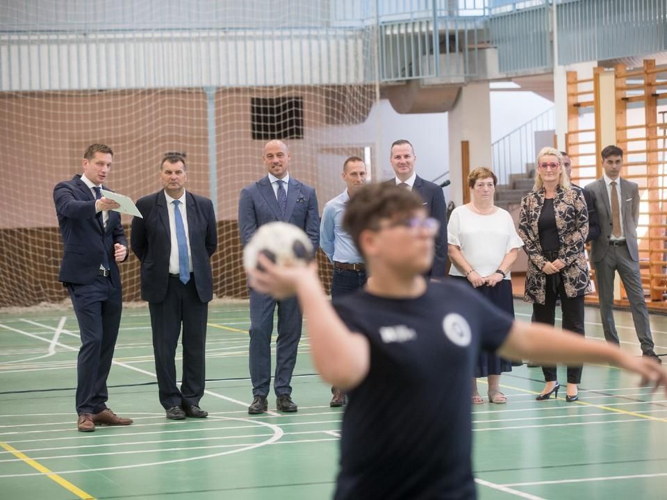 Schmidt Ádám sportért felelős államtitkár reméli, hogy Zalaegerszegen a labdarúgás és a kosárlabda mellett a kézilabda is megerősödhet (Fotó: Pezzetta Umberto/Zalai hírlap)