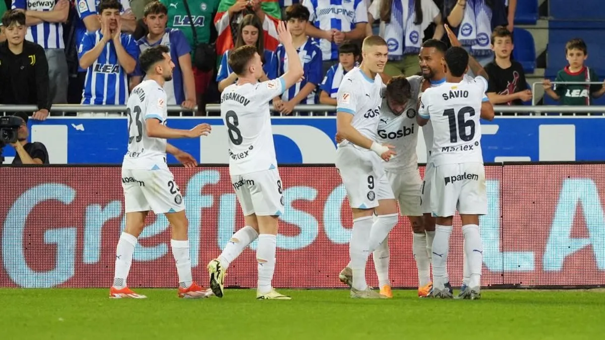 Alavés saved a point against Girona in the 99th minute