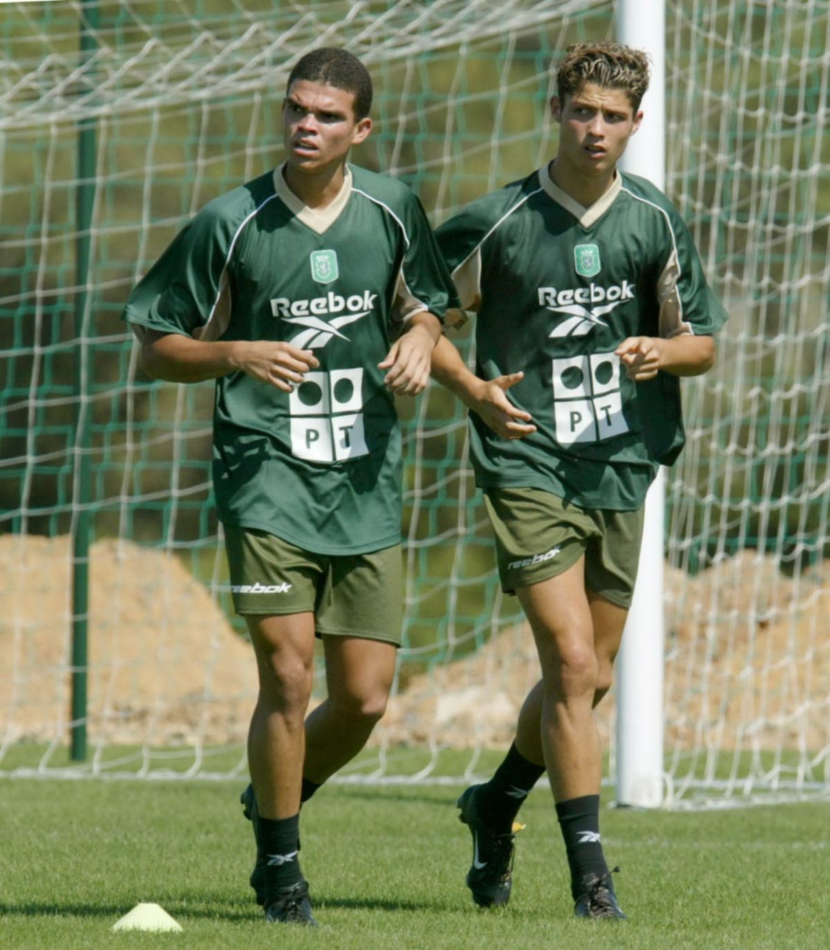 Pepe (L),Cristiano Ronaldo (R) Sporting Lissabon SuperLiga 2002/2003 xVIxASFxIVx PUBLICATIONxINxGERxSUIxAUTxHUNxPOLxJPN