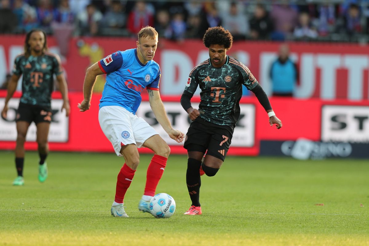 GER, Kiel, Fussball, DFB, Holstein Kiel vs FC Bayern Muenchen, im Holstein Stadion , 14.09.2024, v.l. Dominik Javorcek (