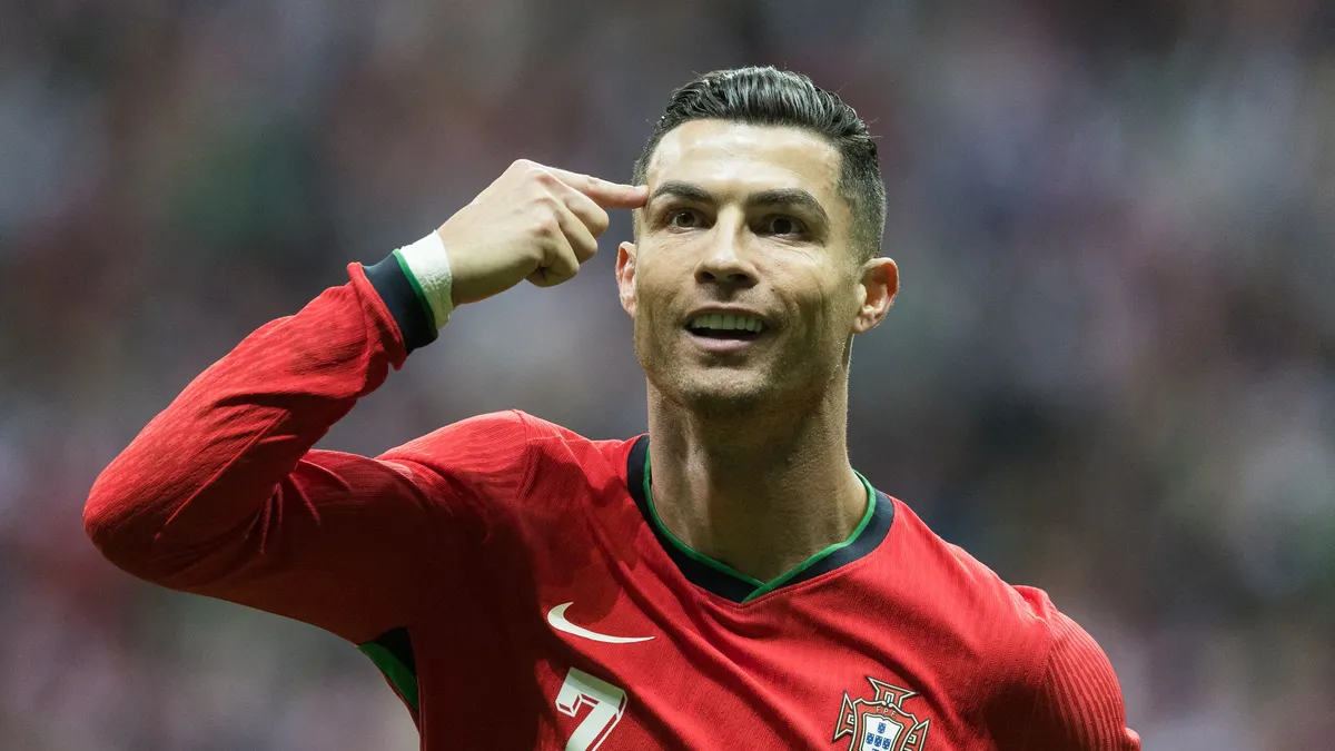 Ronaldo scores his 133rd goal as Portugal remain clean; the Croatians turned it around at home