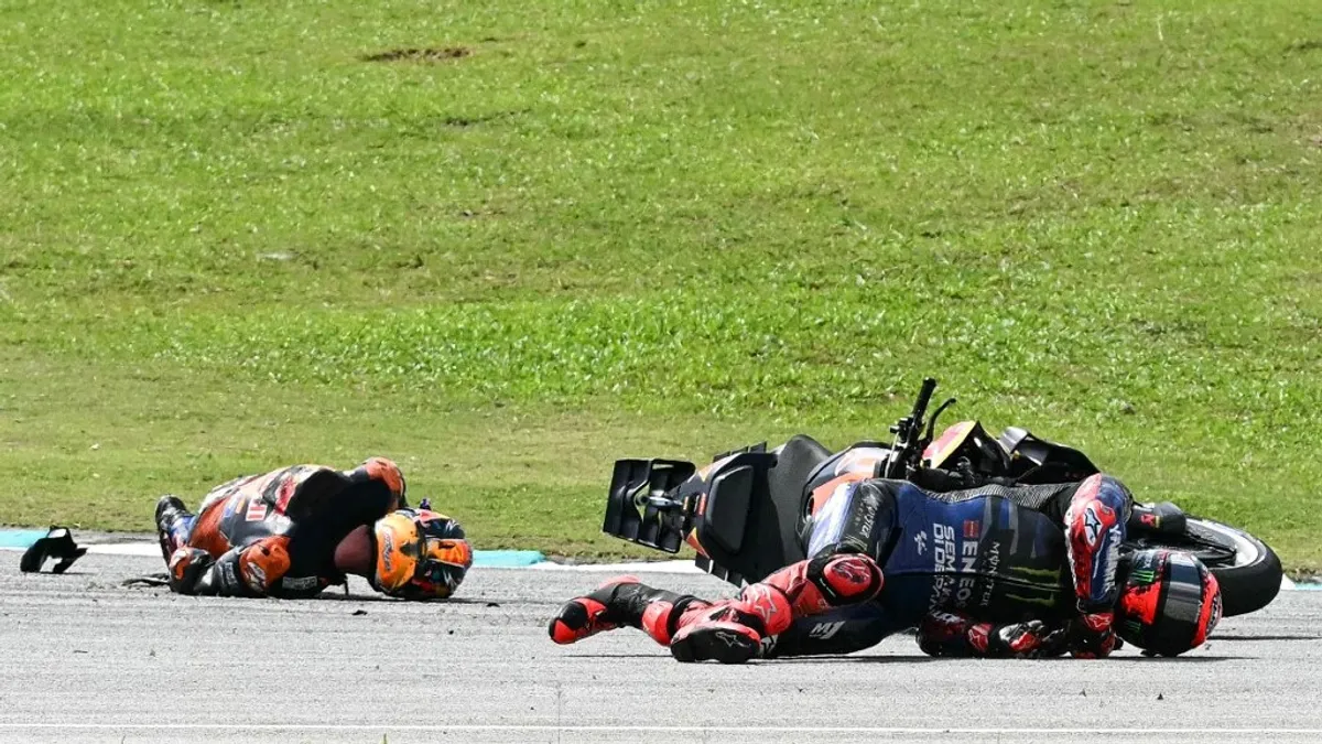 Ijesztő baleset után Bagnaia-siker a MotoGP sepangi futamán