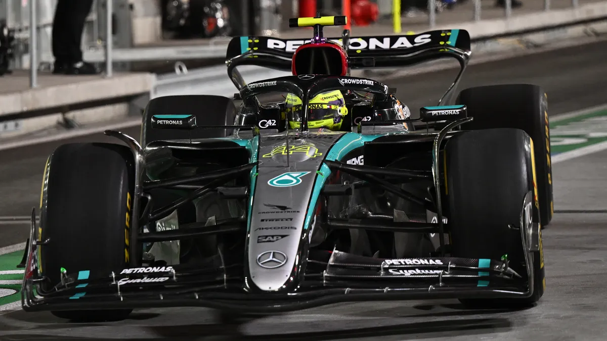 Hamilton vezérletével a Mercedes kettőse nyitott az élen Las Vegasban