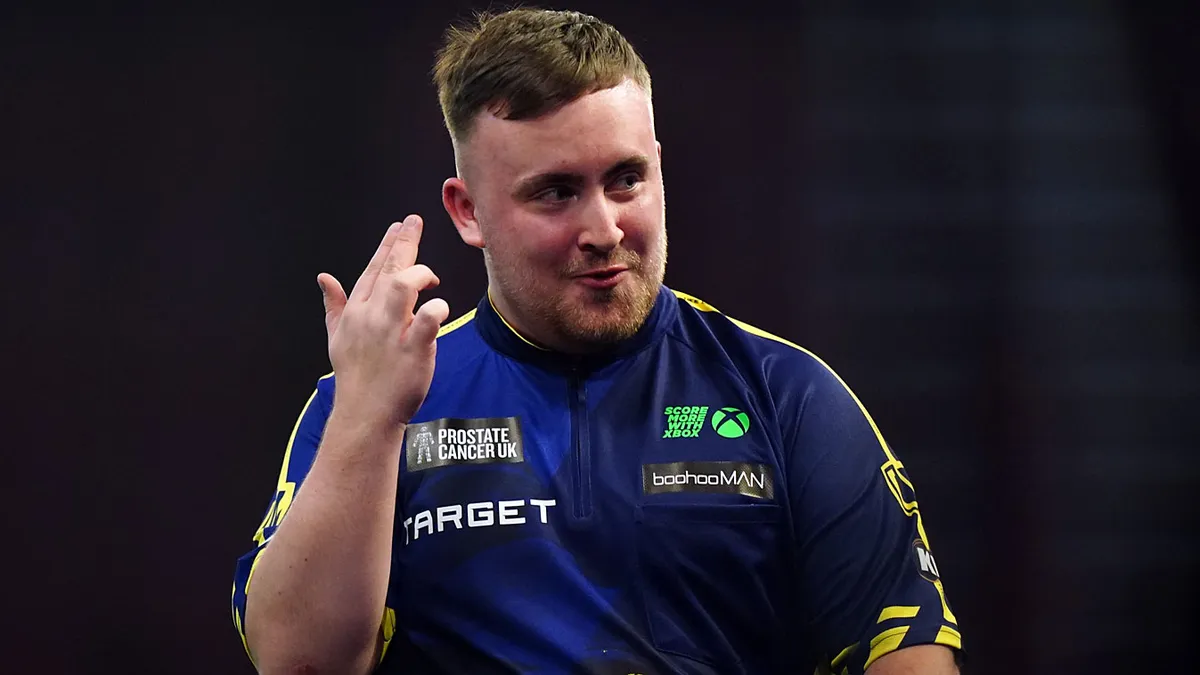 Luke Littler világbajnoki szettrekorddal rúgta be az ajtót szombat este a darts-vb-n