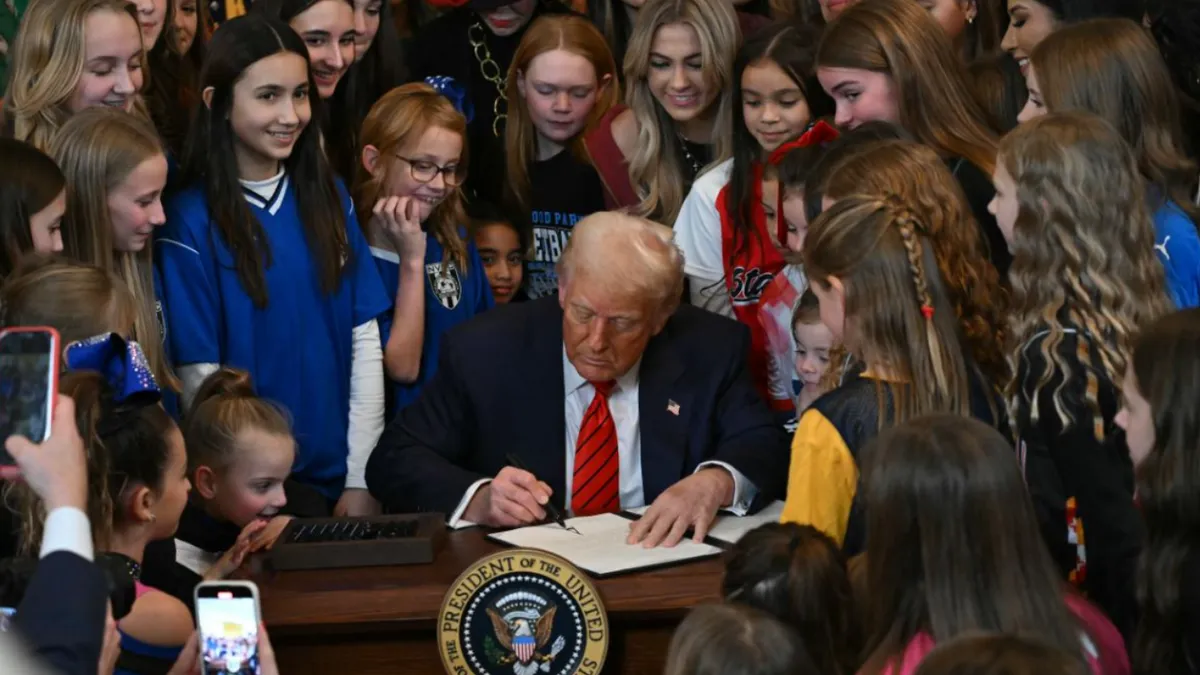 Donald Trump eltiltotta a transznemű sportolókat a női versenyektől