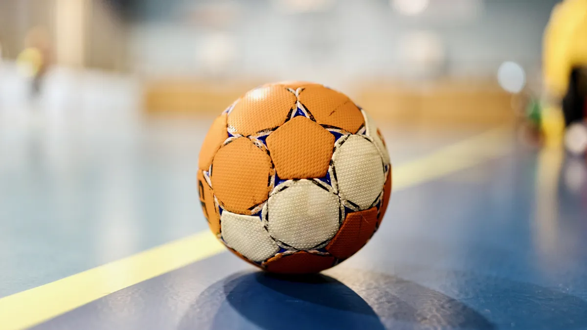 https://cdn.nemzetisport.hu/2025/04/1iQubVTXPpTgOk0BAHNHNxJiPsvR3NVeb7PsOwapPoA/fill/1200/675/no/1/aHR0cHM6Ly9jbXNjZG4uYXBwLmNvbnRlbnQucHJpdmF0ZS9jb250ZW50L2NjMjc2NWFlNjVmNDQxNDRiYjhmZmI4ZWY4ZTc5NGFj.webp