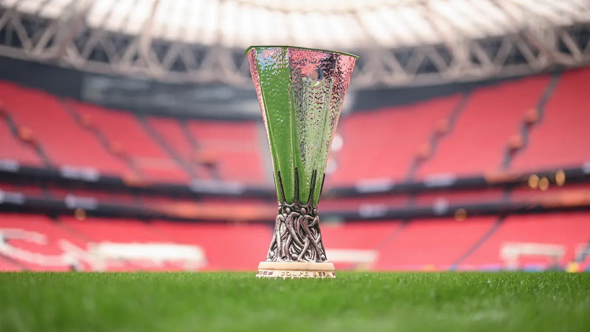 A Tottenham és a United is három csatárral rohamoz az El-döntőben – hivatalos kezdőcsapatok