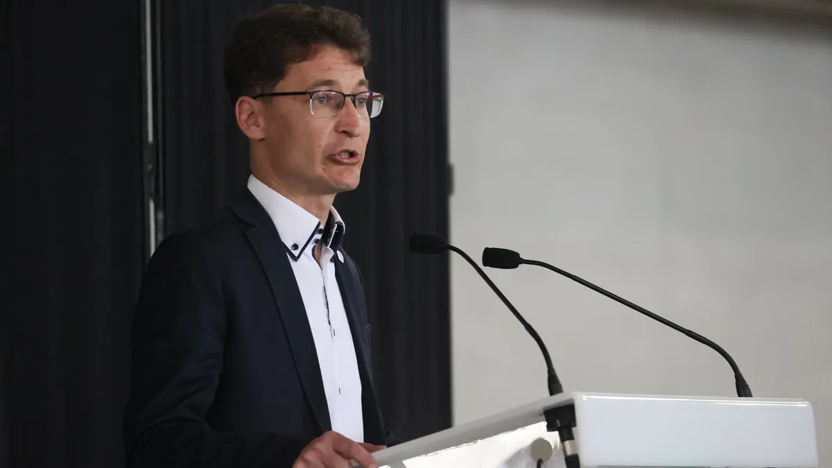 Székesfehérvár polgármestere válaszolt Garancsi Istvánnak, és nem finomkodott