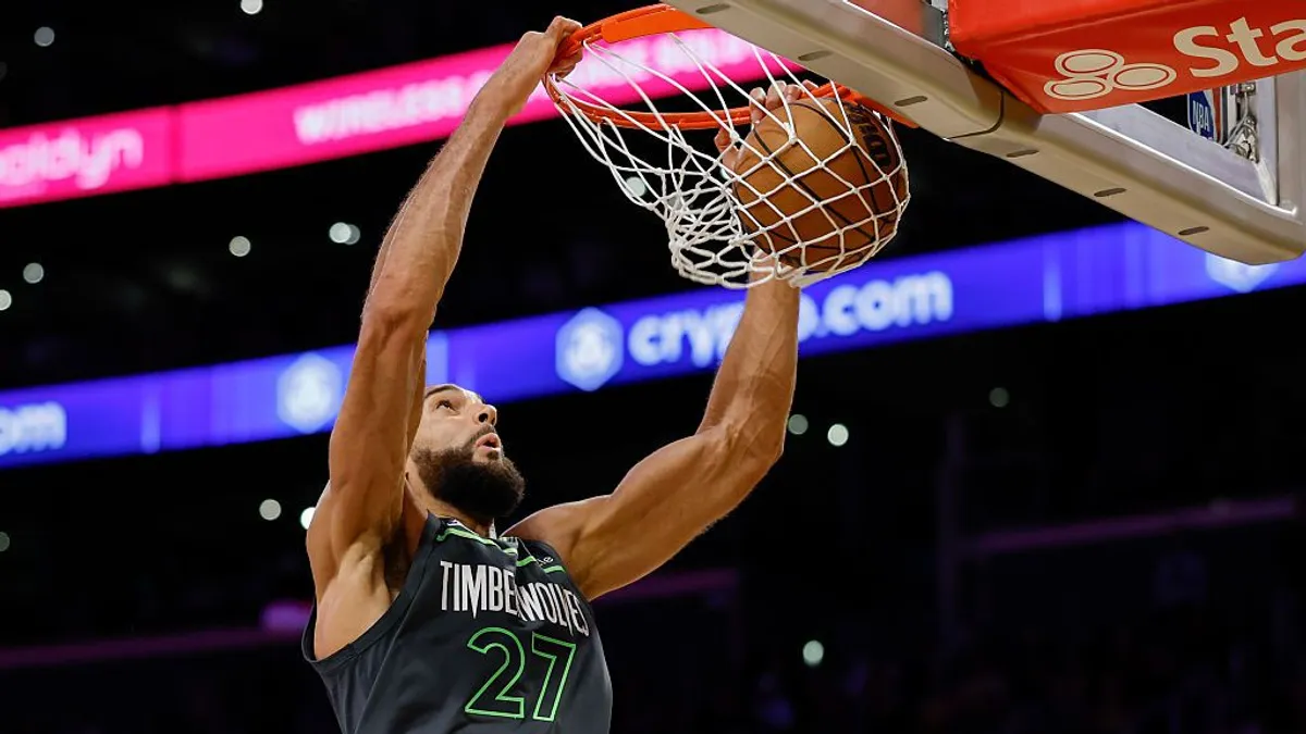 Hiába Doncic 28 pontja, a Minnesota Gobert dupla duplájával búcsúztatta a Lakerst