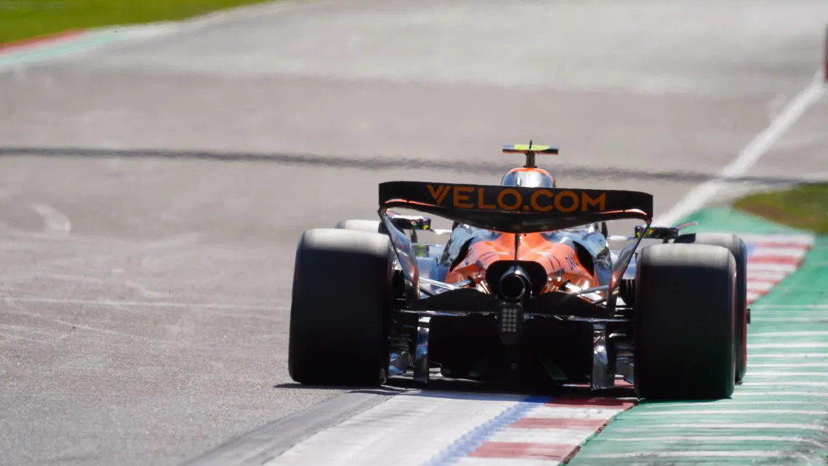 A McLaren különleges autófestéssel készült a Monacói Nagydíjra – képek