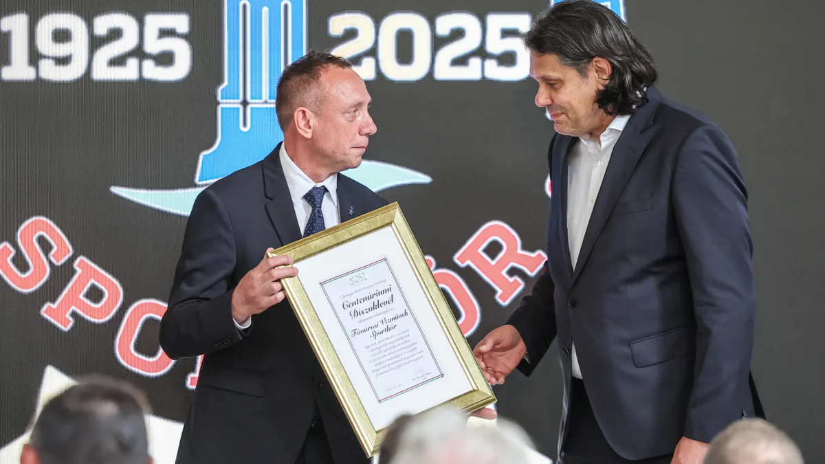 https://cdn.nemzetisport.hu/2025/05/StV_yEtFcXANpUioeSCnhT4ojQO1R_2Y0obm-Swmb5s/fill/1200/675/no/1/aHR0cHM6Ly9jbXNjZG4uYXBwLmNvbnRlbnQucHJpdmF0ZS9jb250ZW50LzZlODJmZDI4Y2UwNDRmMmE4MmNhZDY3MDcxMDY5NzZi.webp