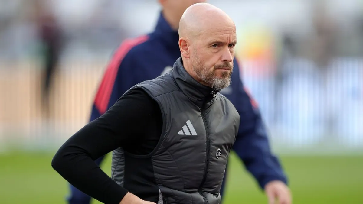 Erik ten Hag már hétfőn aláír Leverkusenbe – sajtóhír