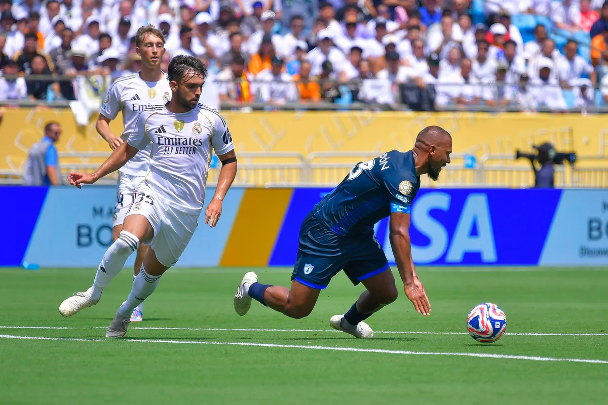 Real Madrid CF v CF Pachuca: Group H - FIFA Club World Cup 2025
