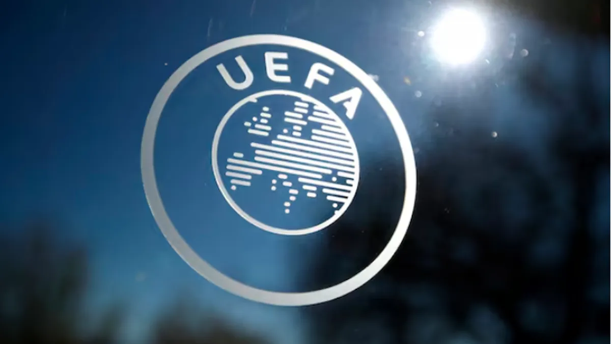 Az UEFA súlyos pénzbüntetéssel sújtotta a Chelsea-t, a Barcelonát és az Olympique Lyont