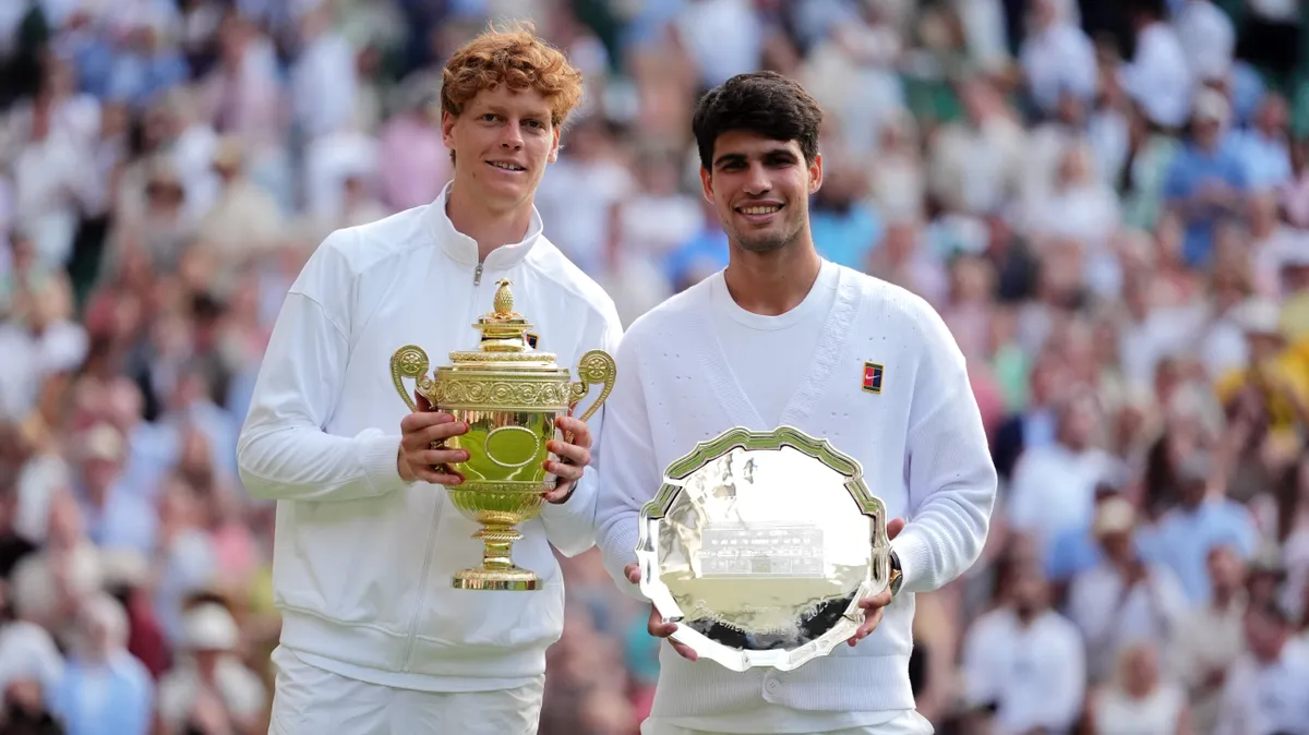 „Ilyesmi csak itt, Wimbledonban fordul elő” – Sinner a pezsgős közjátékról