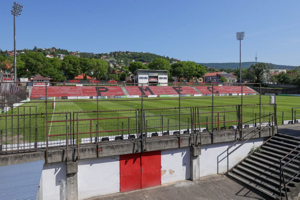 A képhez tartozó alt jellemző üres; PMFC-stadion-SZM-1024x682.jpg a fájlnév