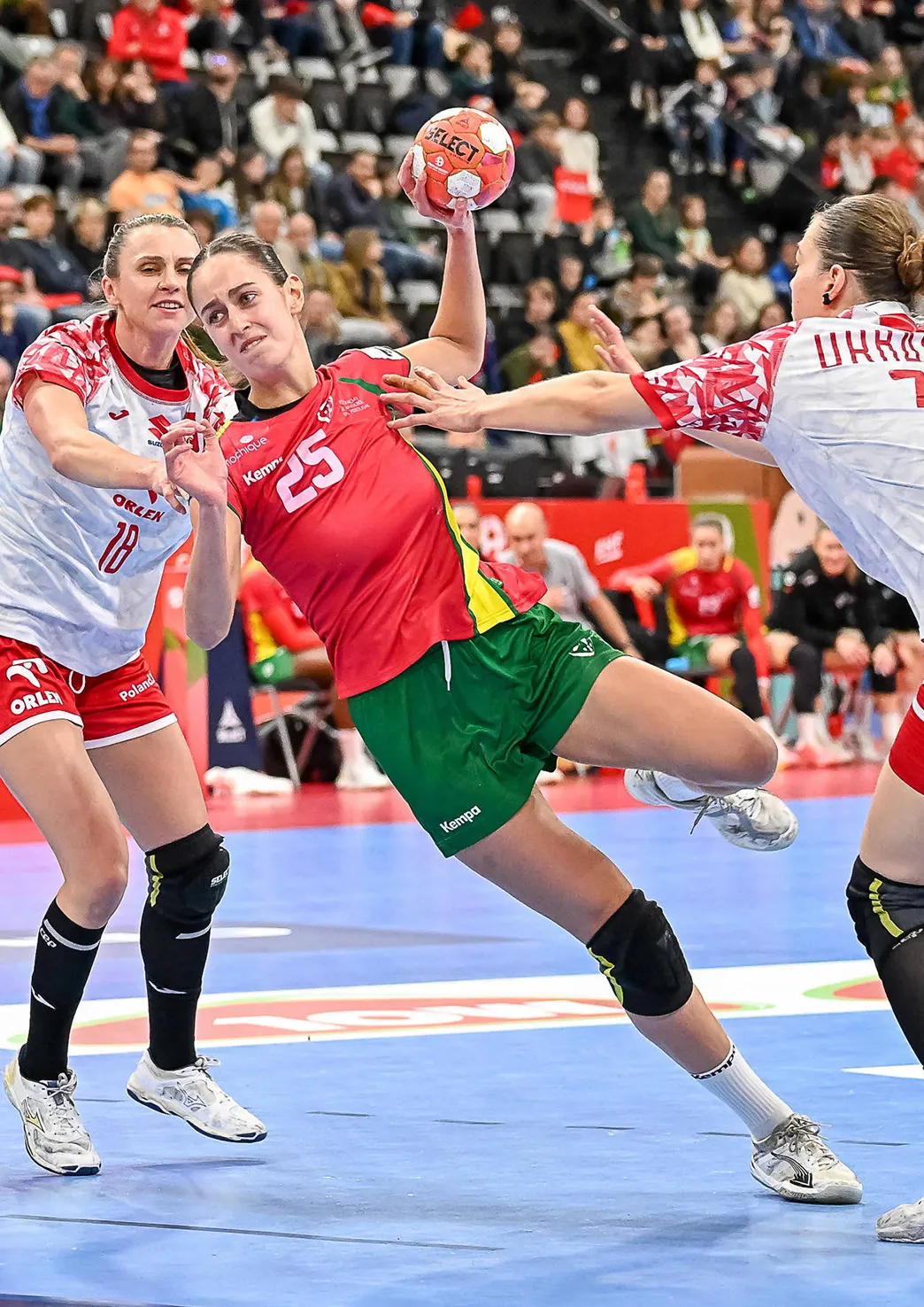 SUI, Polen - Portugal, Frauen-Handball, Womens EHF EURO 2024, 2. Spieltag, Group C, 30.11.2024