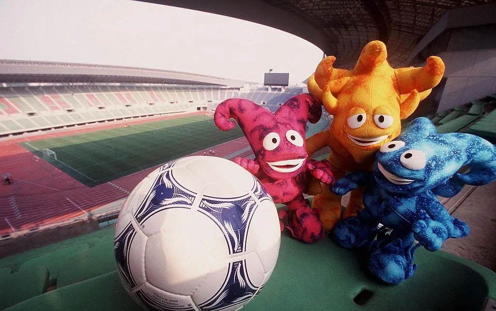 FUSSBALL: VORSCHAU FUSSBALL WM 2002 in KOREA und JAPAN, MASKOTTCHEN