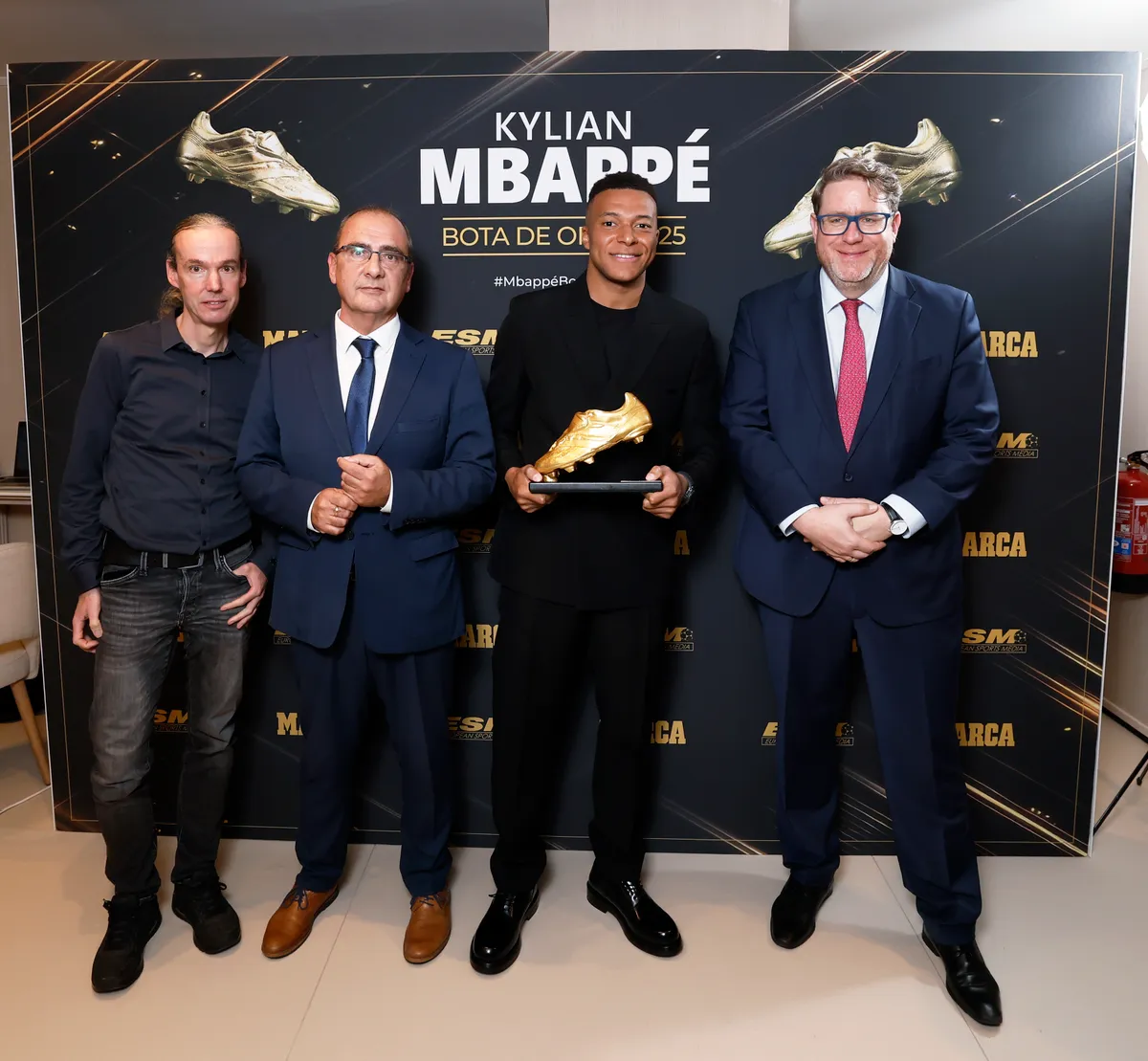 REAL MADRID 24/25 REAL MADRID 25/26