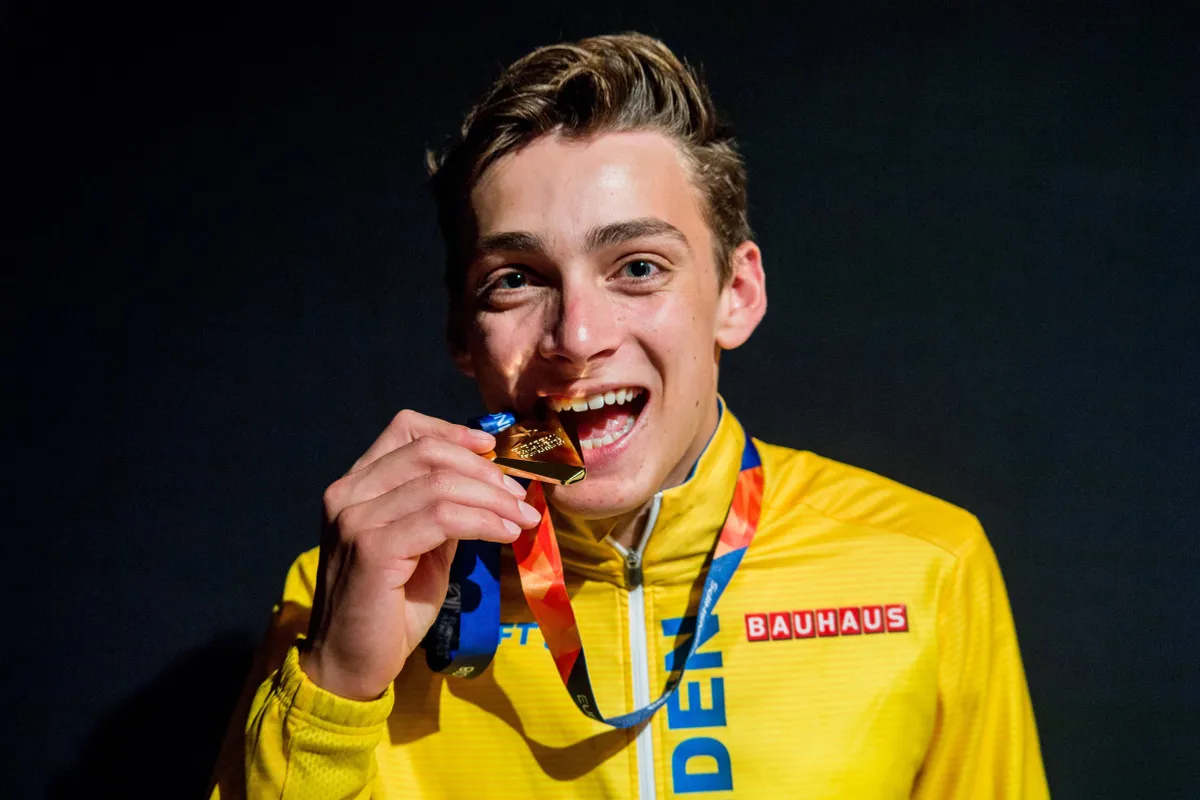 180813 Armand Duplantis of Sweden poses with his gold medal at a closing party after the men s pole