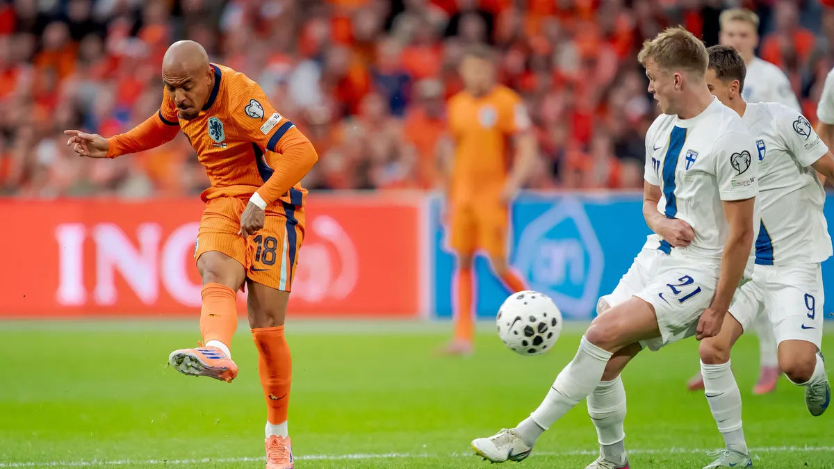 Európai vb-selejtezők: egy lépésre a kijutástól Hollandia, nyertek a skótok,  Feröeren botlottak a csehek