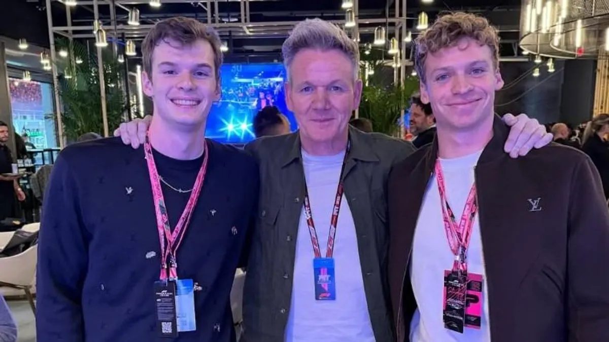 Kép: „Igen, séf” – Kós Hubert ott volt Las Vegasban az F1-es nagydíjon, Gordon Ramsayvel is találkozott