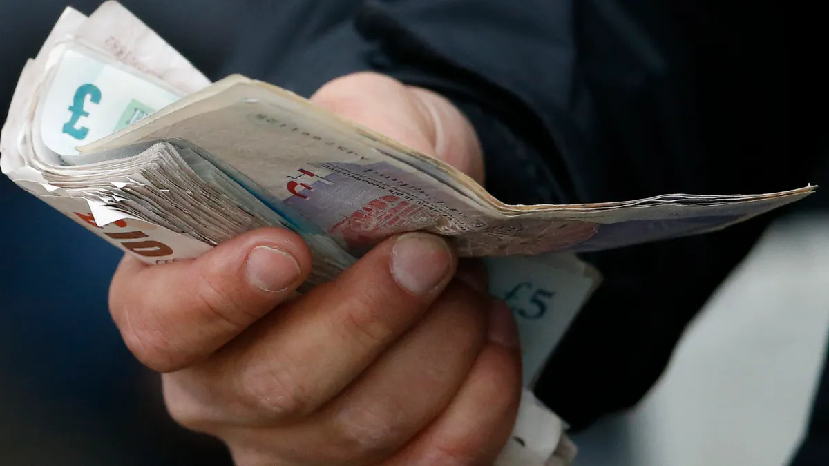 Tizenkilenc embert vettek őrizetbe a török fogadási botrány kapcsán