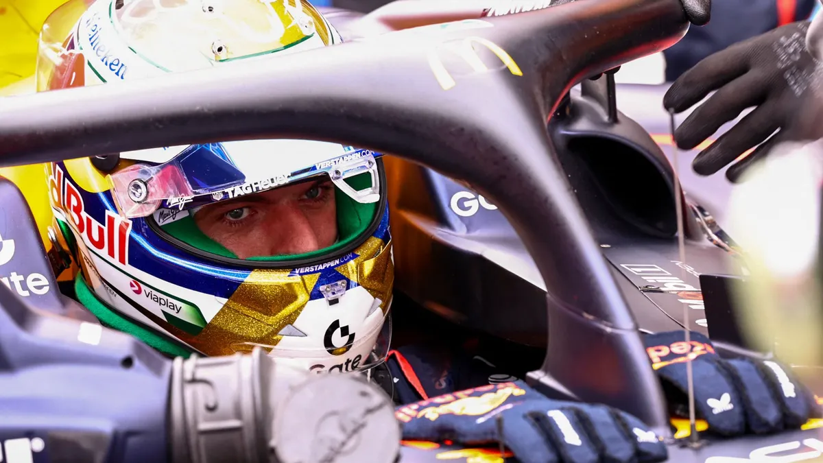 Verstappen a bokszutcából rajtol a Sao Pauló-i Nagydíjon