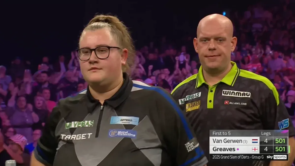 Van Gerwen nagy meccsen nyert a legjobb női játékos ellen a Grand Slam of Dartson