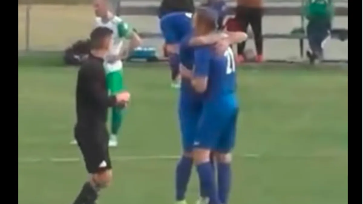 Videó: elképesztő, félpályás gólt szerzett az 51 éves Vincze Ottó