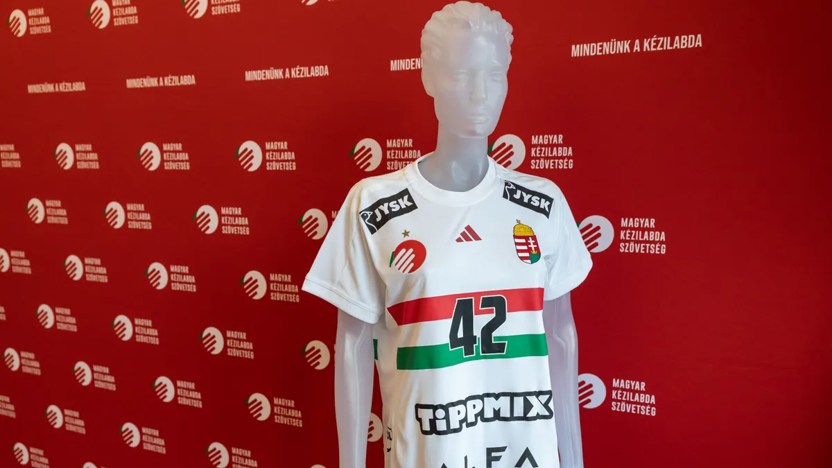 „Bennünk élő történelem” – bemutatták a női kézilabda-válogatott új mezét