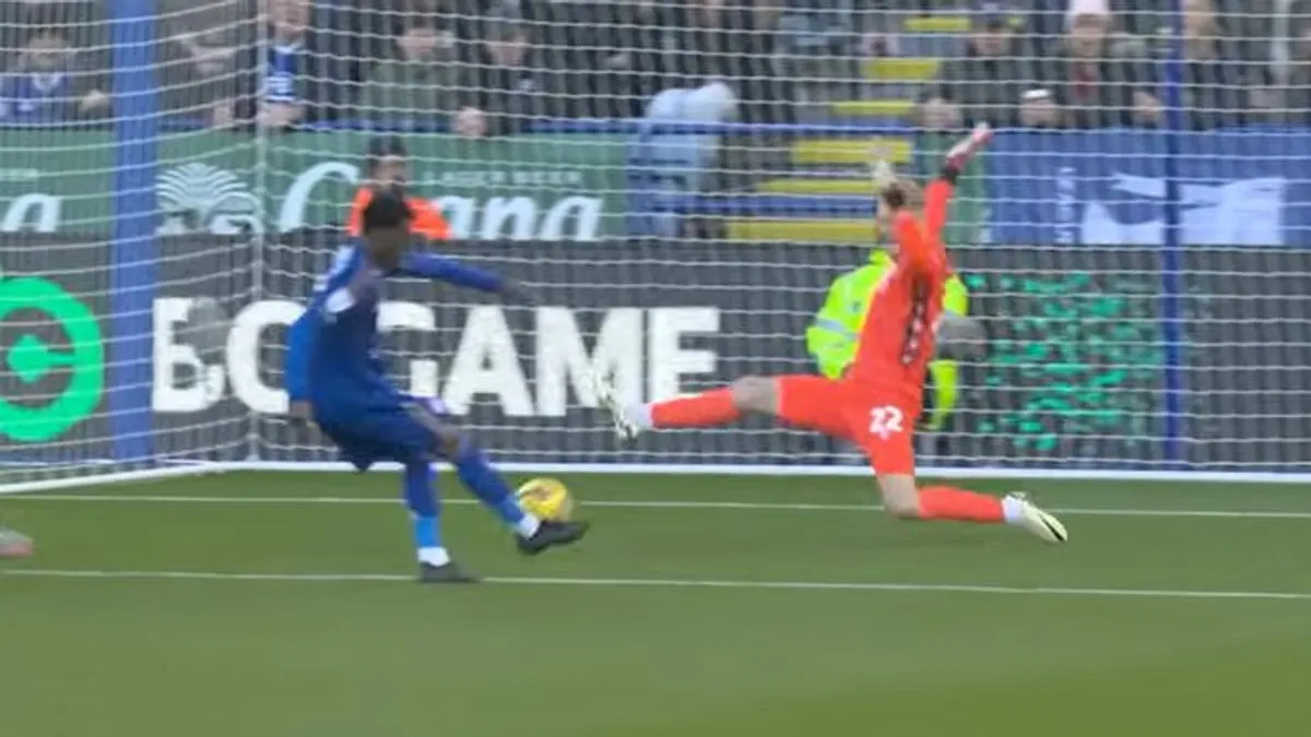 Videó: micsoda védés Tóth Balázstól – 2–0-ra nyertek Leicesterben!