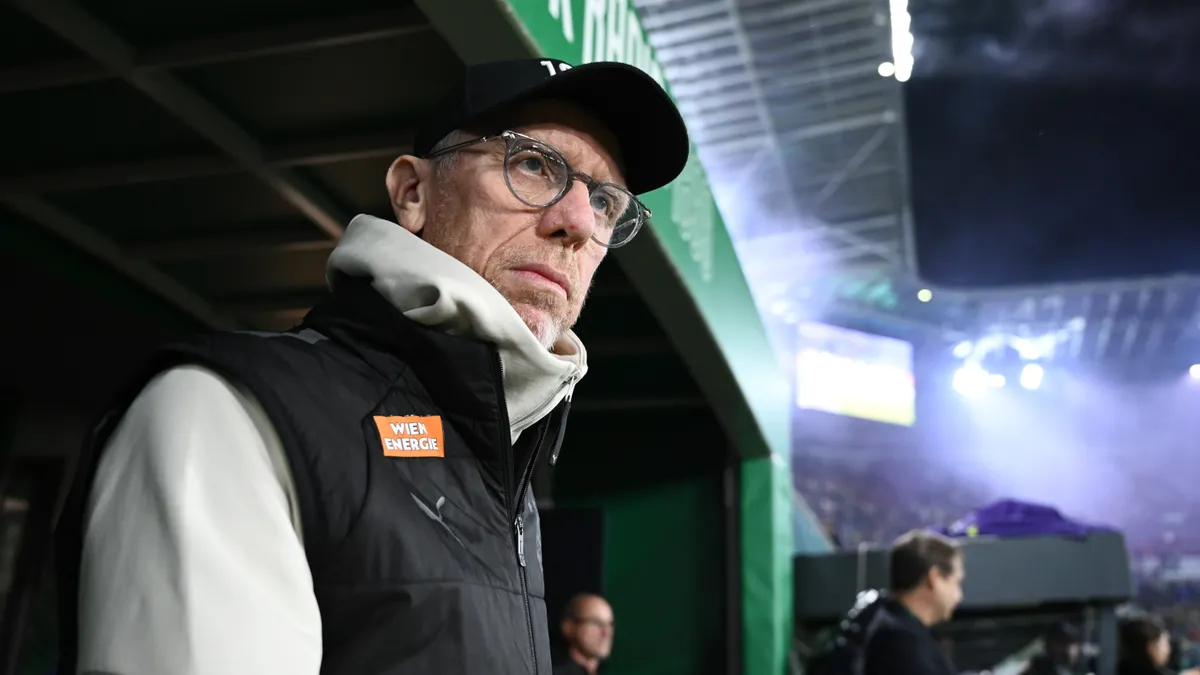 Ennyi volt: már nem Peter Stöger irányítja Bolláékat – hivatalos