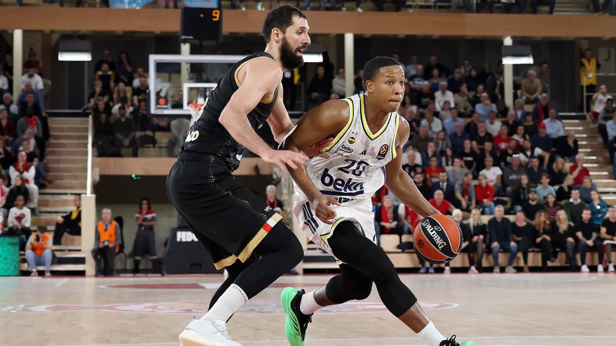 Nagyot hajrázva nyert a címvédő Fenerbahce a férfi kosárlabda Euroligában