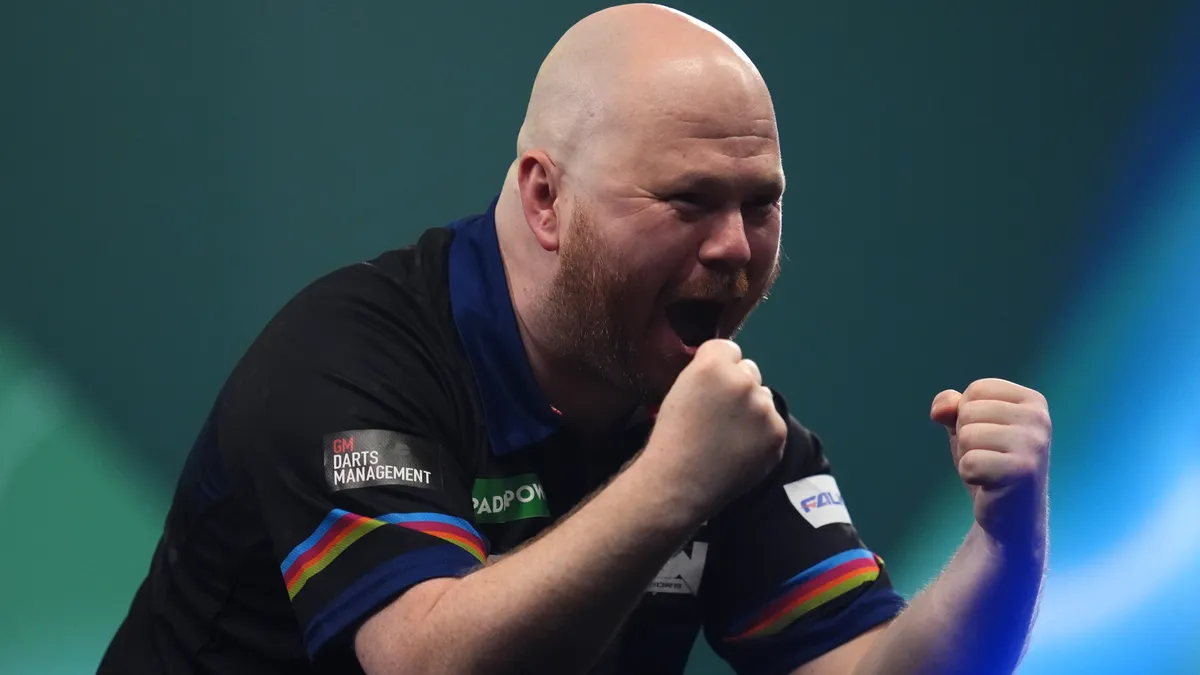 Hood fantasztikus meccsen búcsúztatta a hatodik kiemelt Noppertet a darts-vb-n