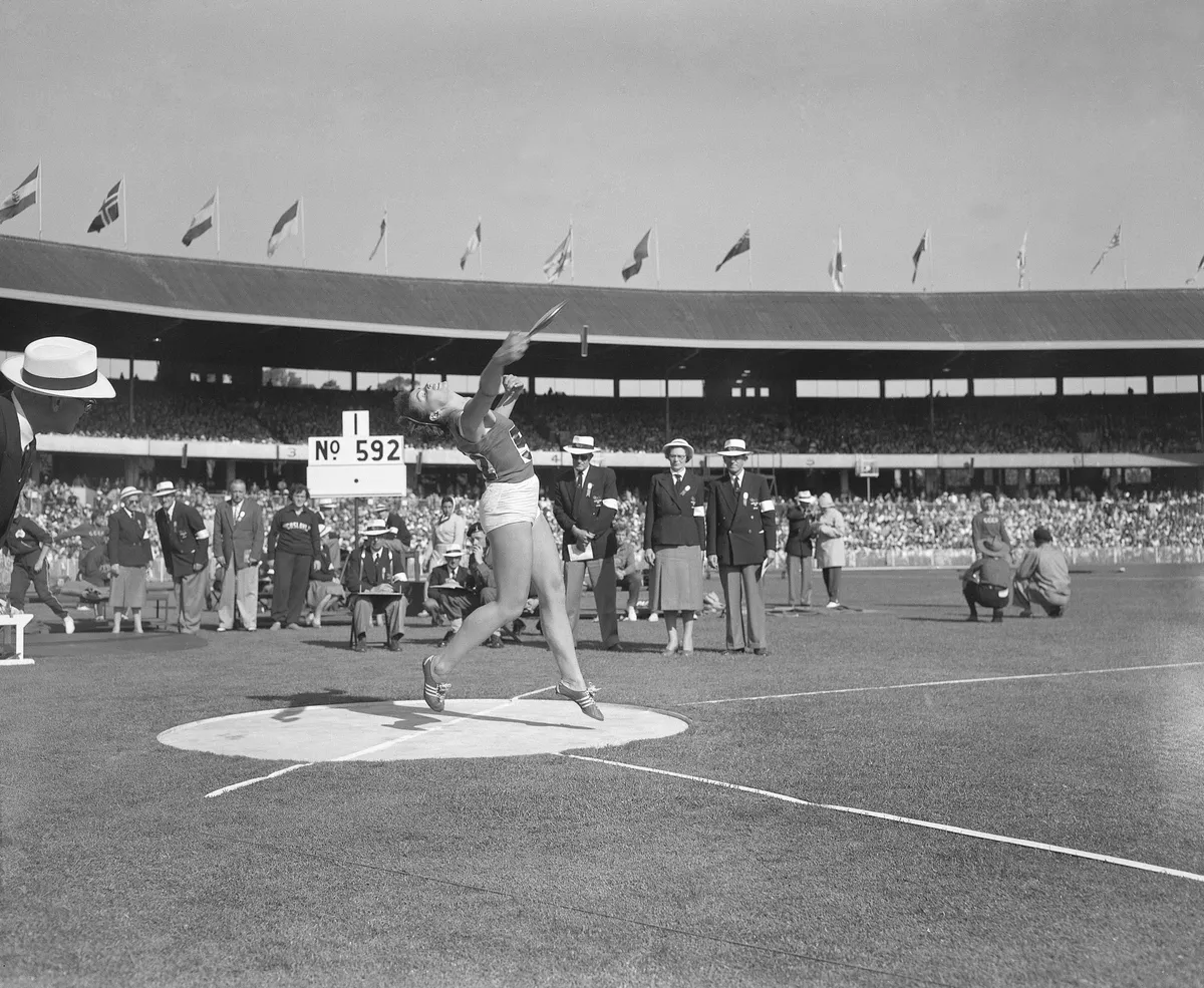 Olga Fikotova Throwing Discus