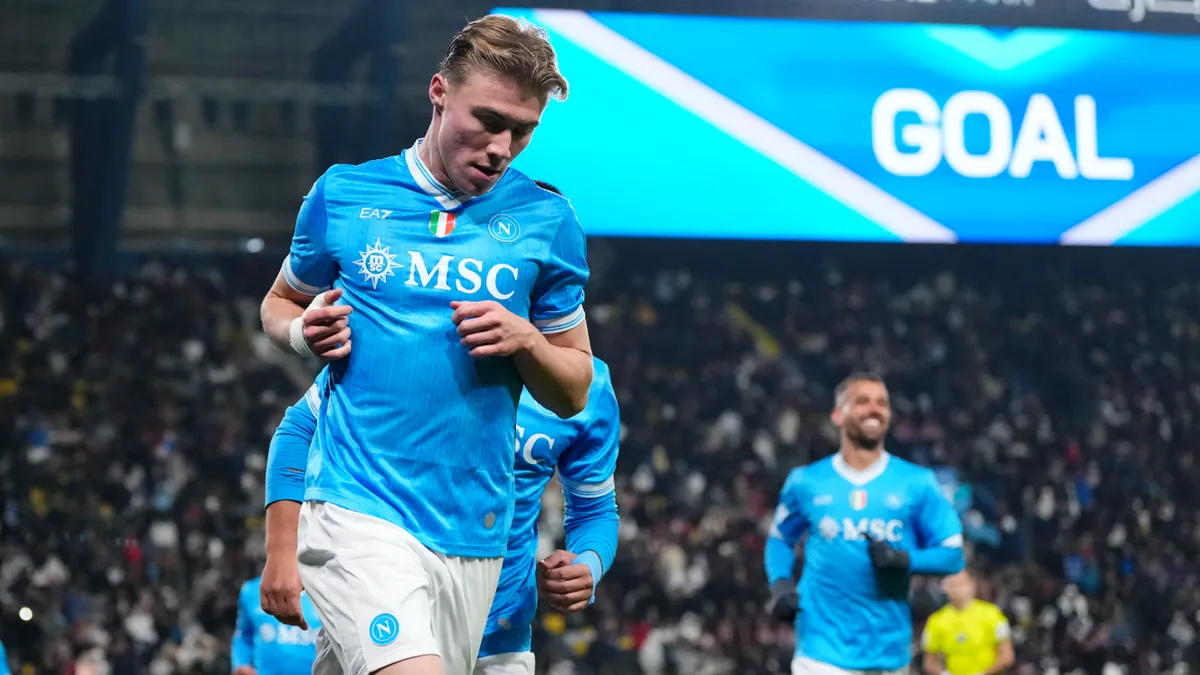 Félidőnként egy gól a Milan kapujába, döntős a Napoli az Olasz Szuperkupában