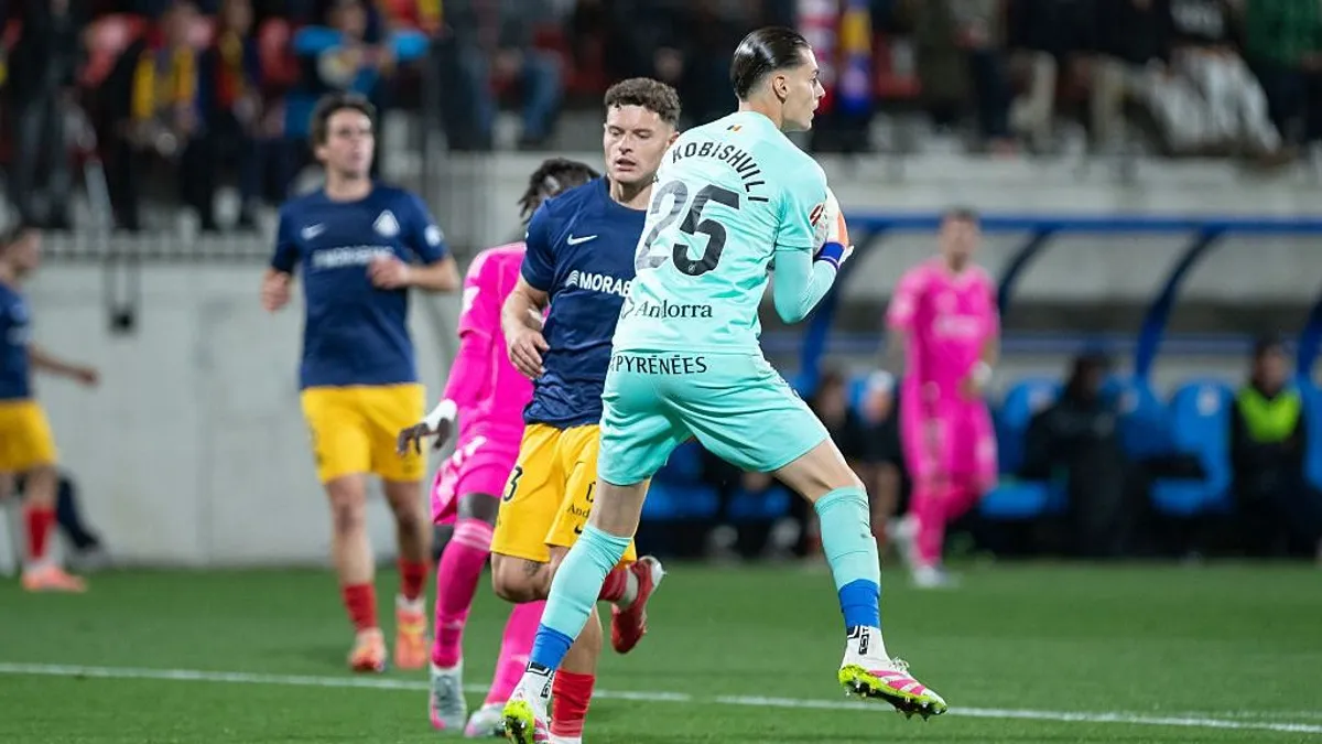 Romano szerint olasz és német klubok figyelik a Barcelona magyar kapusát