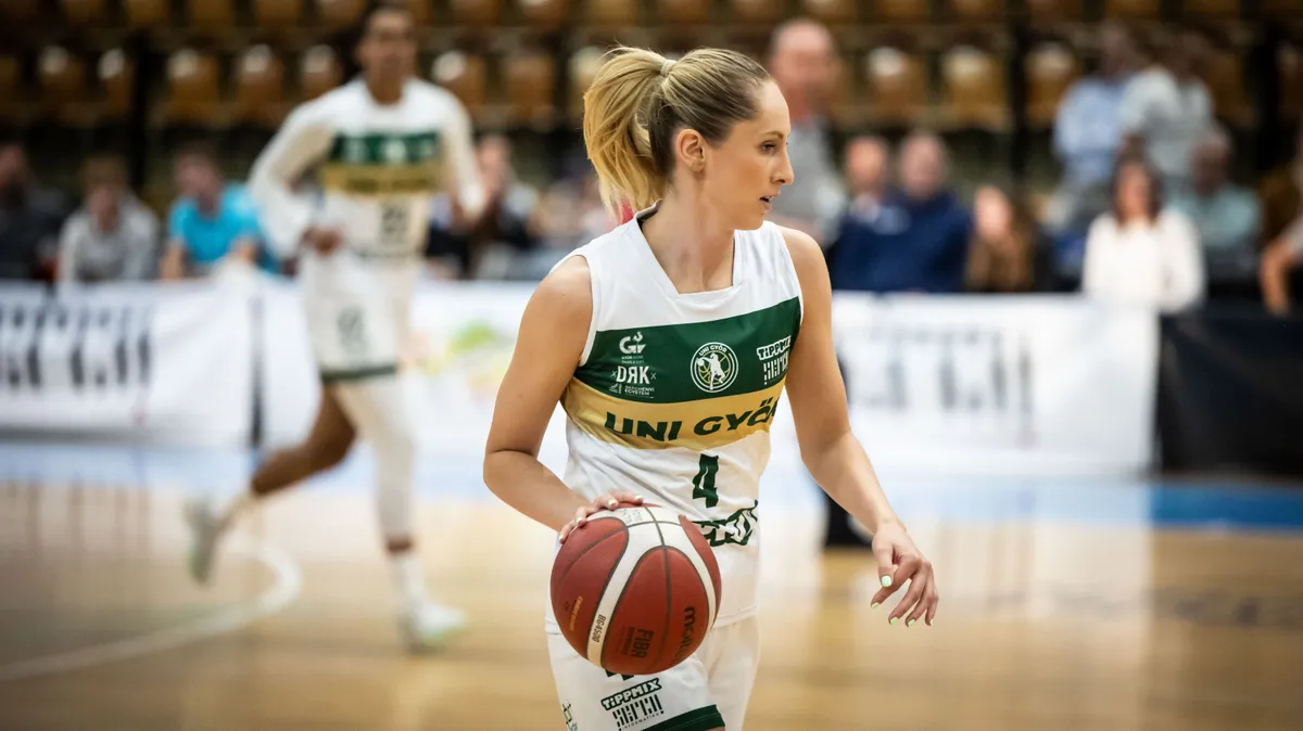 Dubei Debóra pénzbüntetést kapott ellenfele megrúgásáért