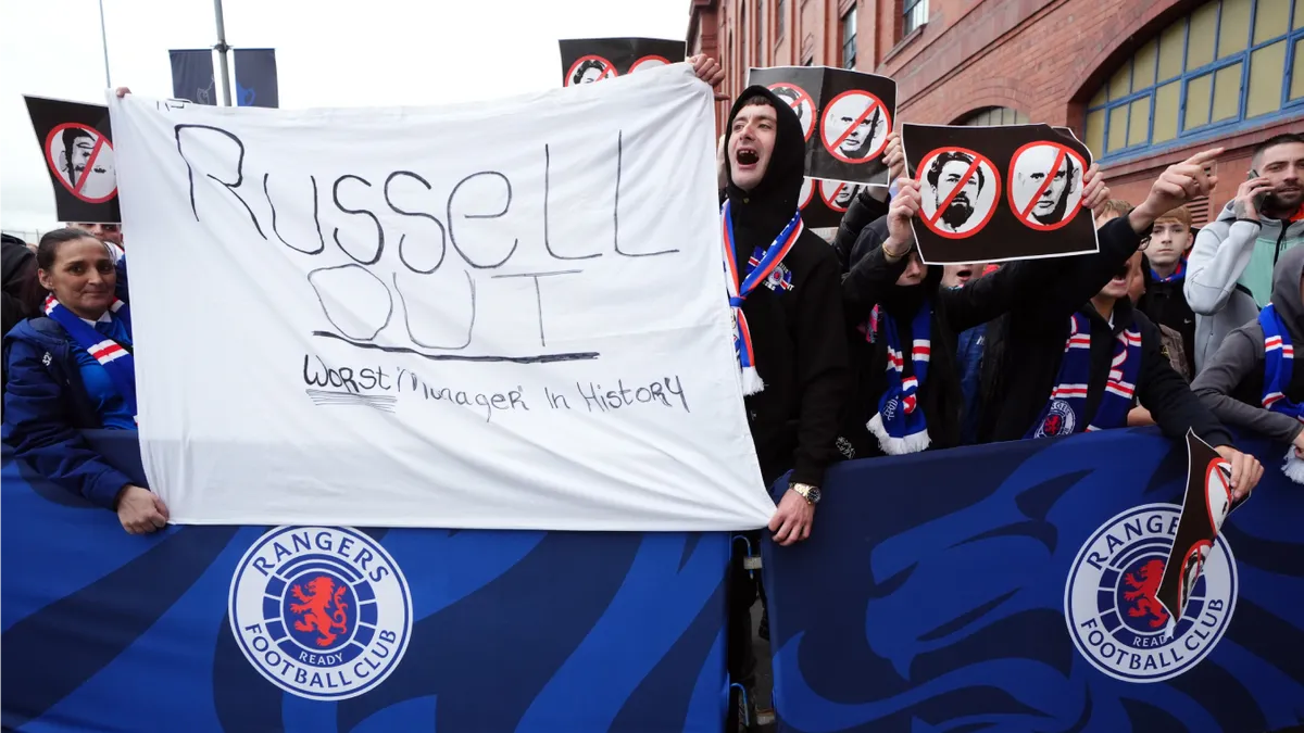 Húszéve nem voltak ilyen dühösek a Rangers szurkolói