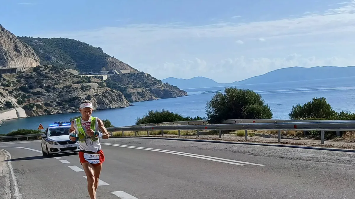 Habár vezetett is, kutyaharapás miatt fel kellet adnia az Authentic Phidippides Runt