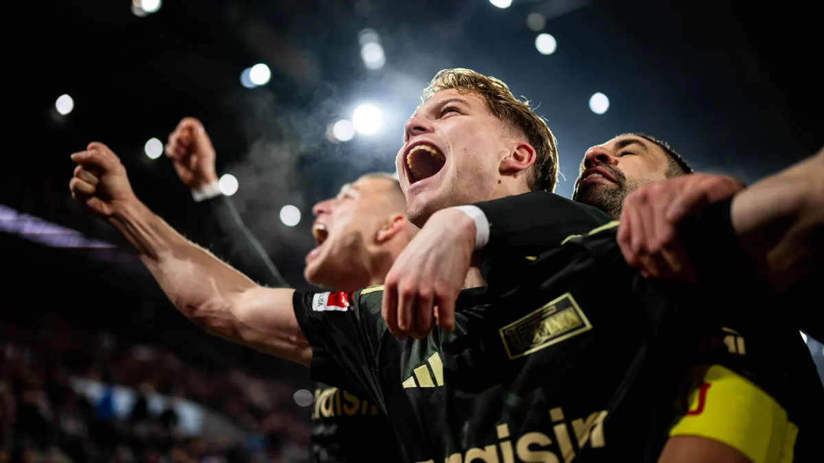 Schäfer András: Ez szép karácsonyi ajándék