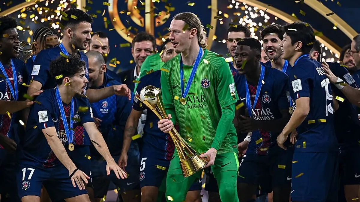 A PSG orosz kapusának minden meze elkelt