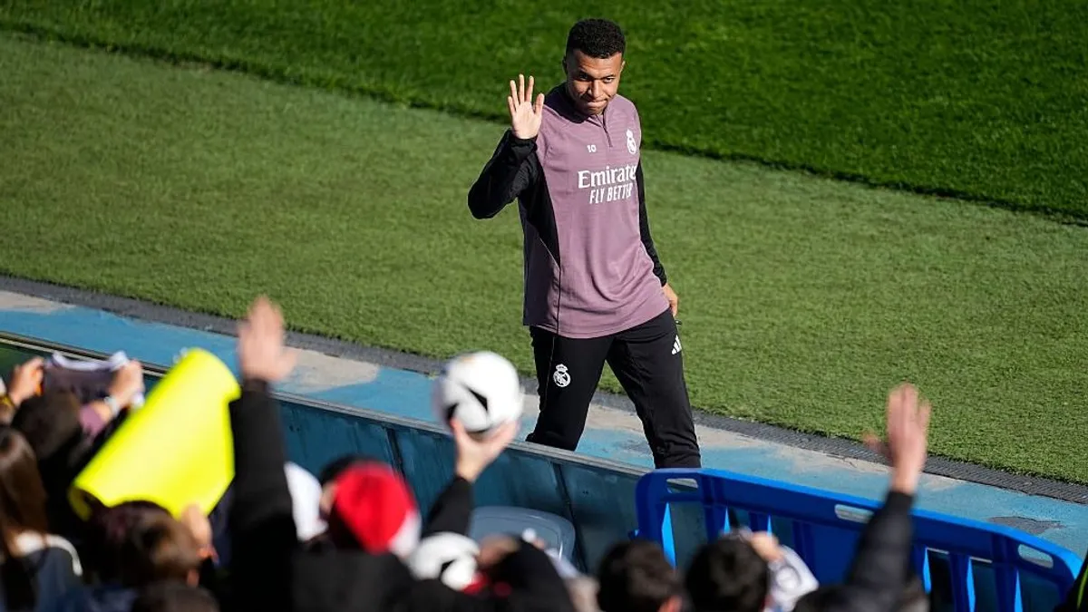 Megsérült Kylian Mbappé térde, kihagyja a Spanyol Szuperkupát