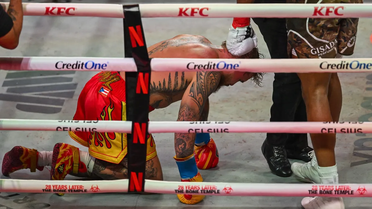 Videó: hatalmas ütések – a youtuber térdre rogyott Joshua lábai előtt