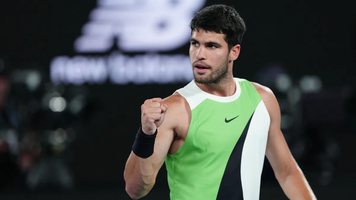 Öt és félórás dráma Melbourne-ben: Zverev kétszettes hátrányról visszajött a megsérülő Alcaraz ellen, mégis a spanyol jutott döntőbe