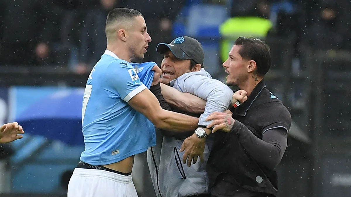 Serie A: három piros lap, győzött Rómában a címvédő Napoli