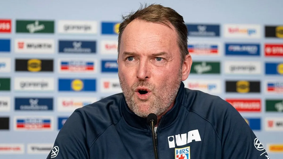 „Úgy pakolnak fel minket a buszra, mint a fagyasztott csirkéket” – kifakadt a horvát kéziválogatott szövetségi kapitánya